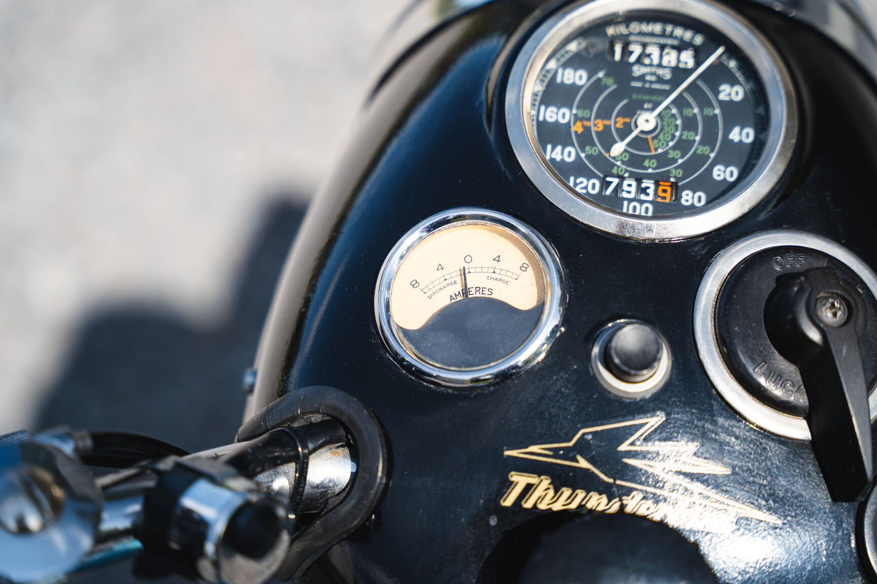 Aussenfoto 1956 Triumph Thunderbird (33)