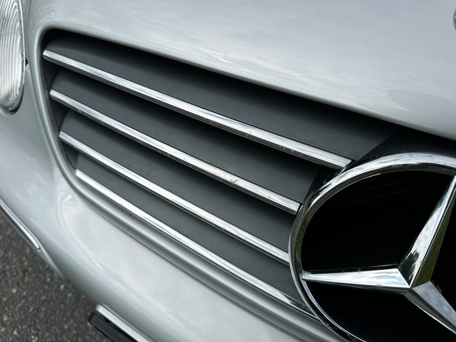 Exterior image of 2000 Mercedes-Benz CL 500