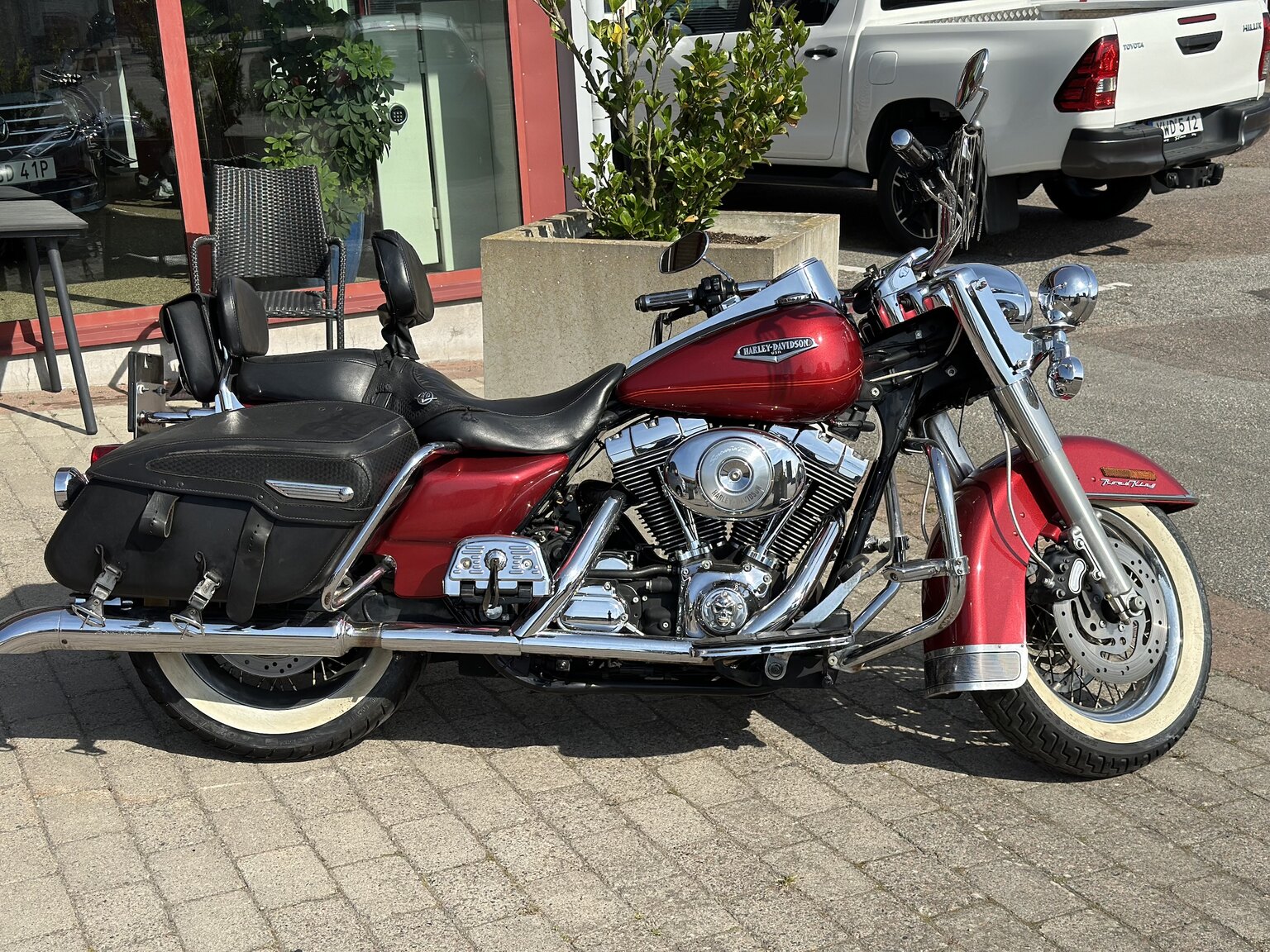 Exterior image of 2005 Harley-Davidson Road King Classic
