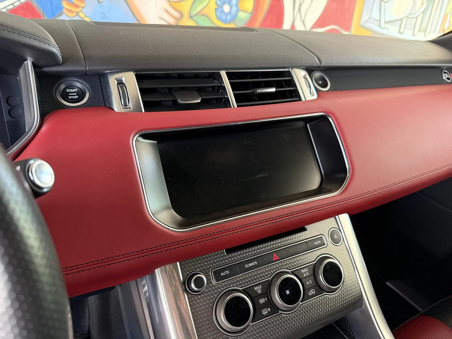 Interiörbild 2017 Range Rover Sport SVR (33)
