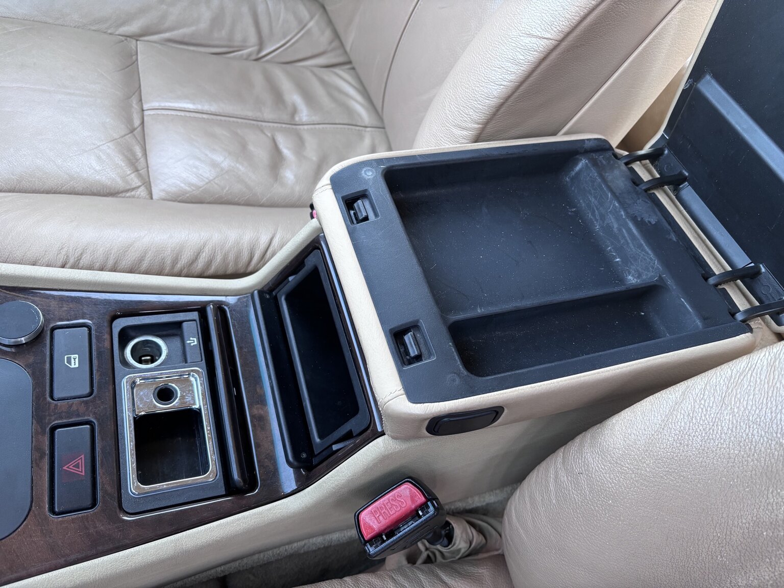 Innenraumfoto von 1996 BMW 728iA