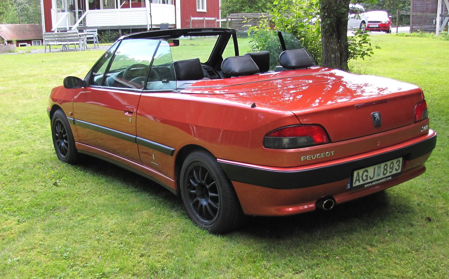 Exterior image of 1999 Peugeot 306 Cabriolet 2.0 Manuell