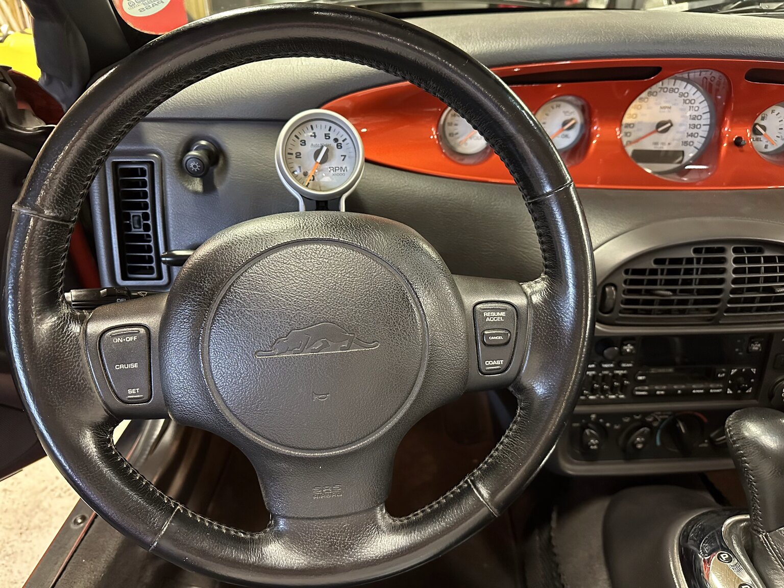 Innenraumfoto von 2001 Plymouth Prowler
