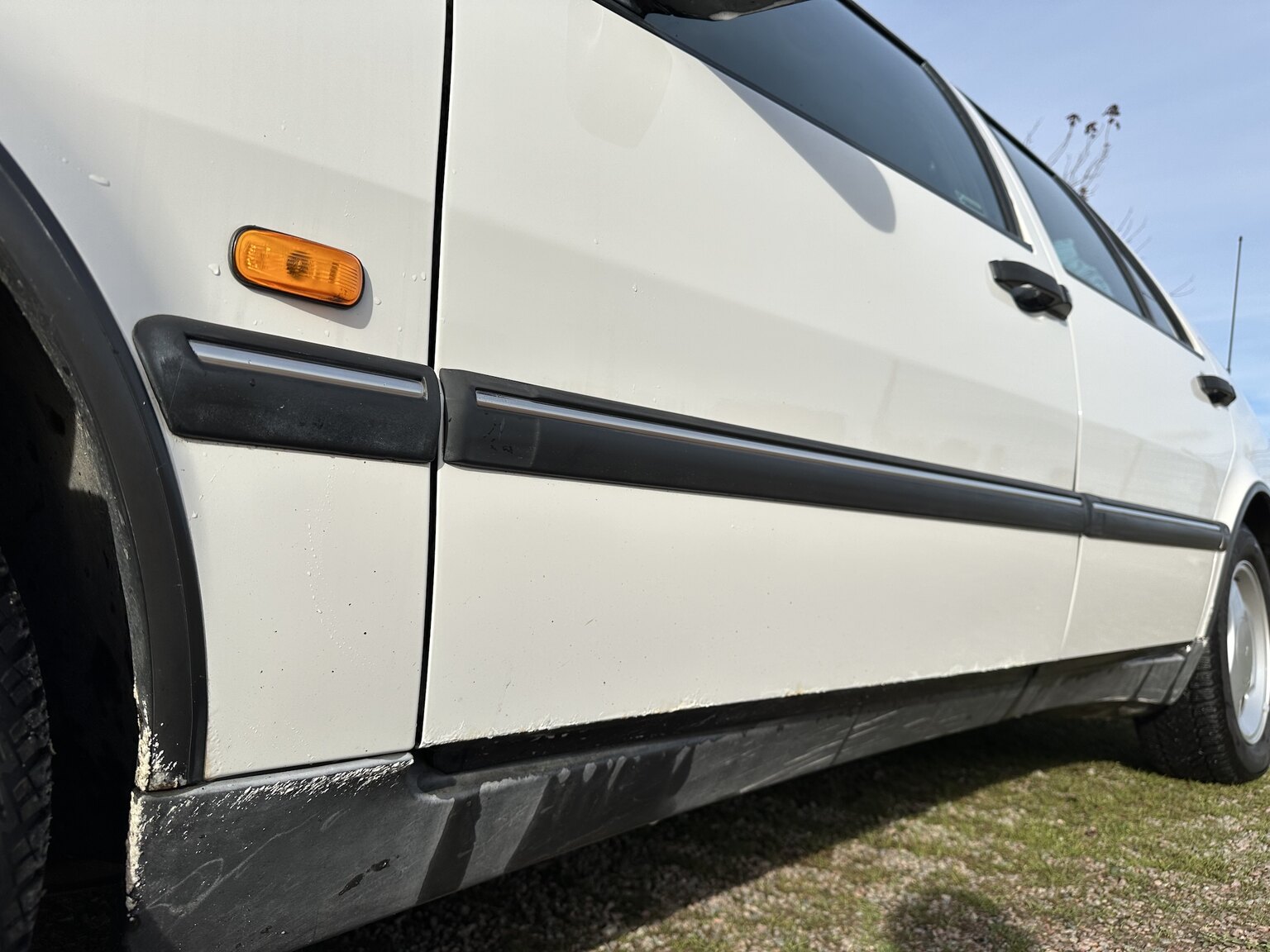 Exterior image of 1996 SAAB 9000