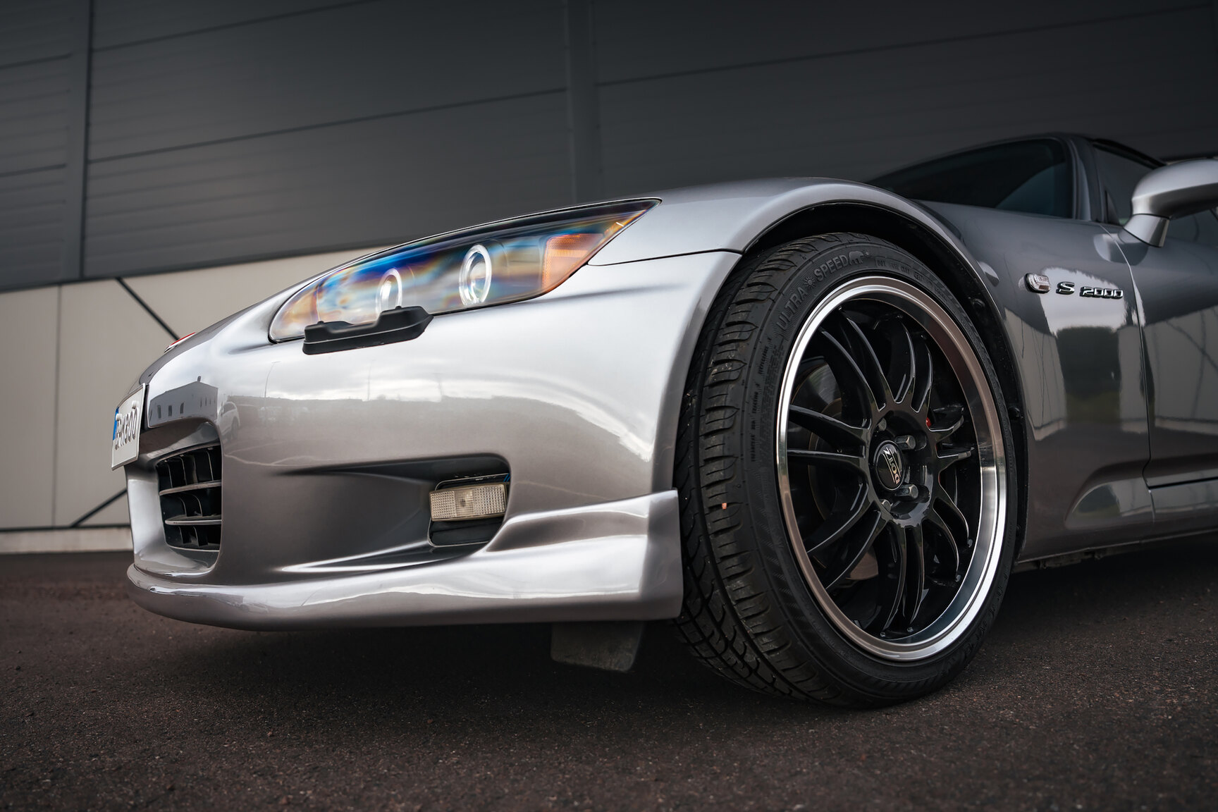 Exterior image of 2000 Honda S2000 AP1