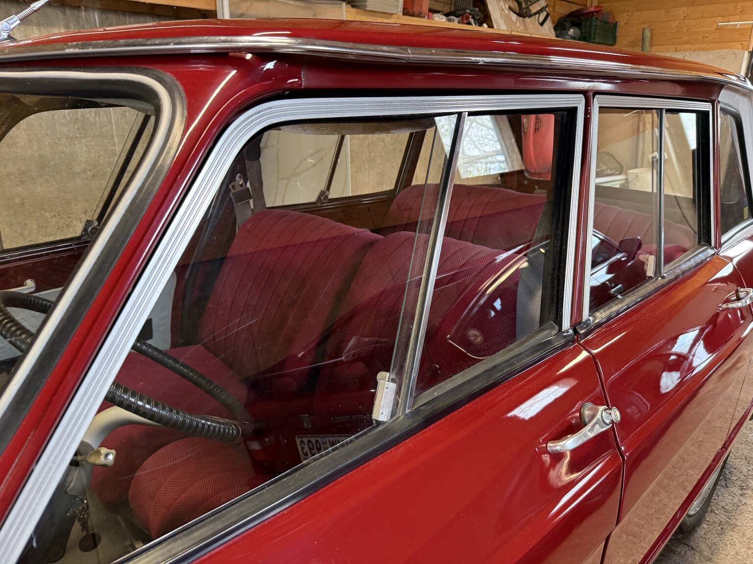 Exterior image of 1967 Citroën Ami 6 Weekend