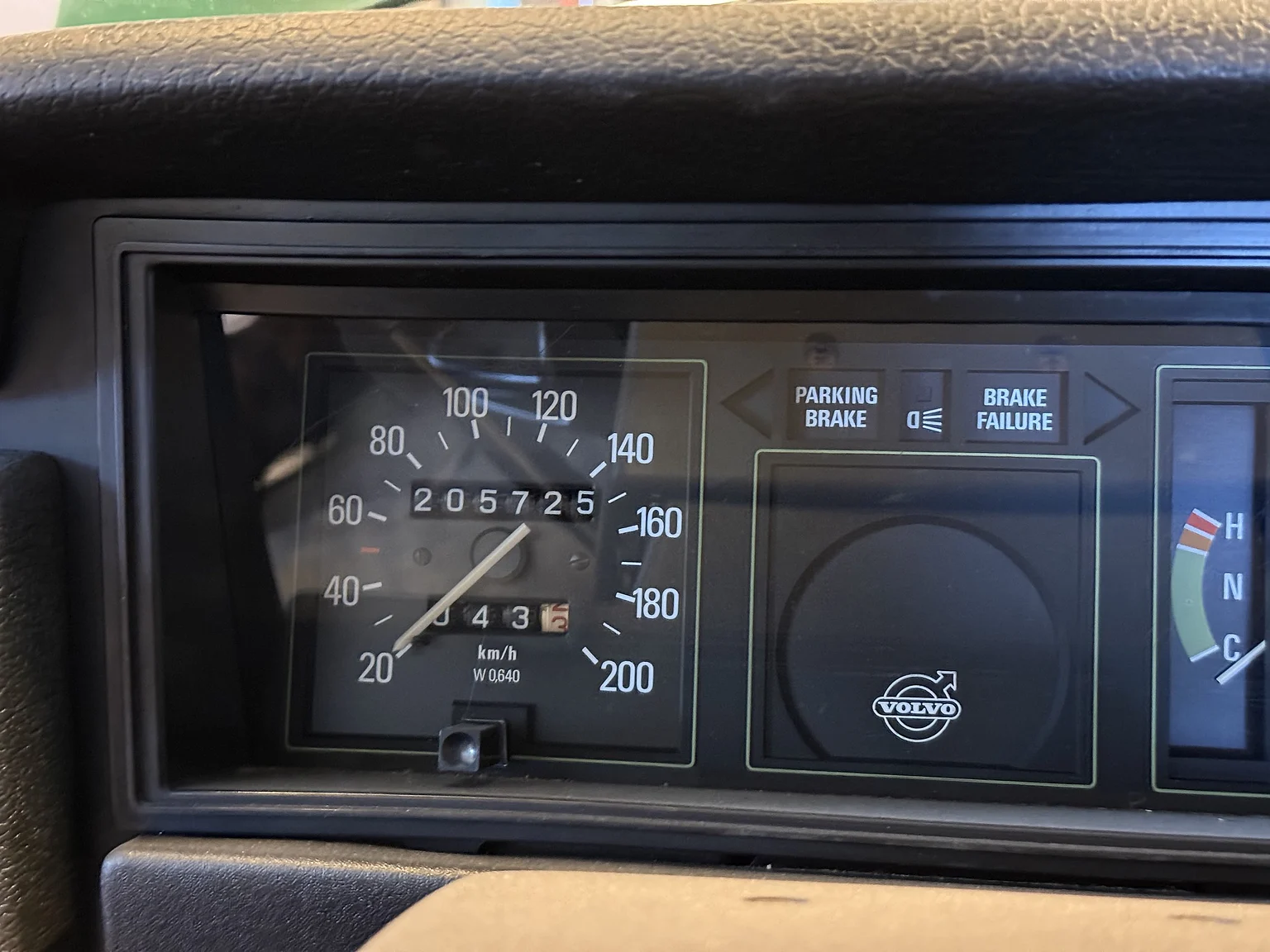 Innenraumfoto von 1973 Volvo 142 2.0 Deluxe (14)