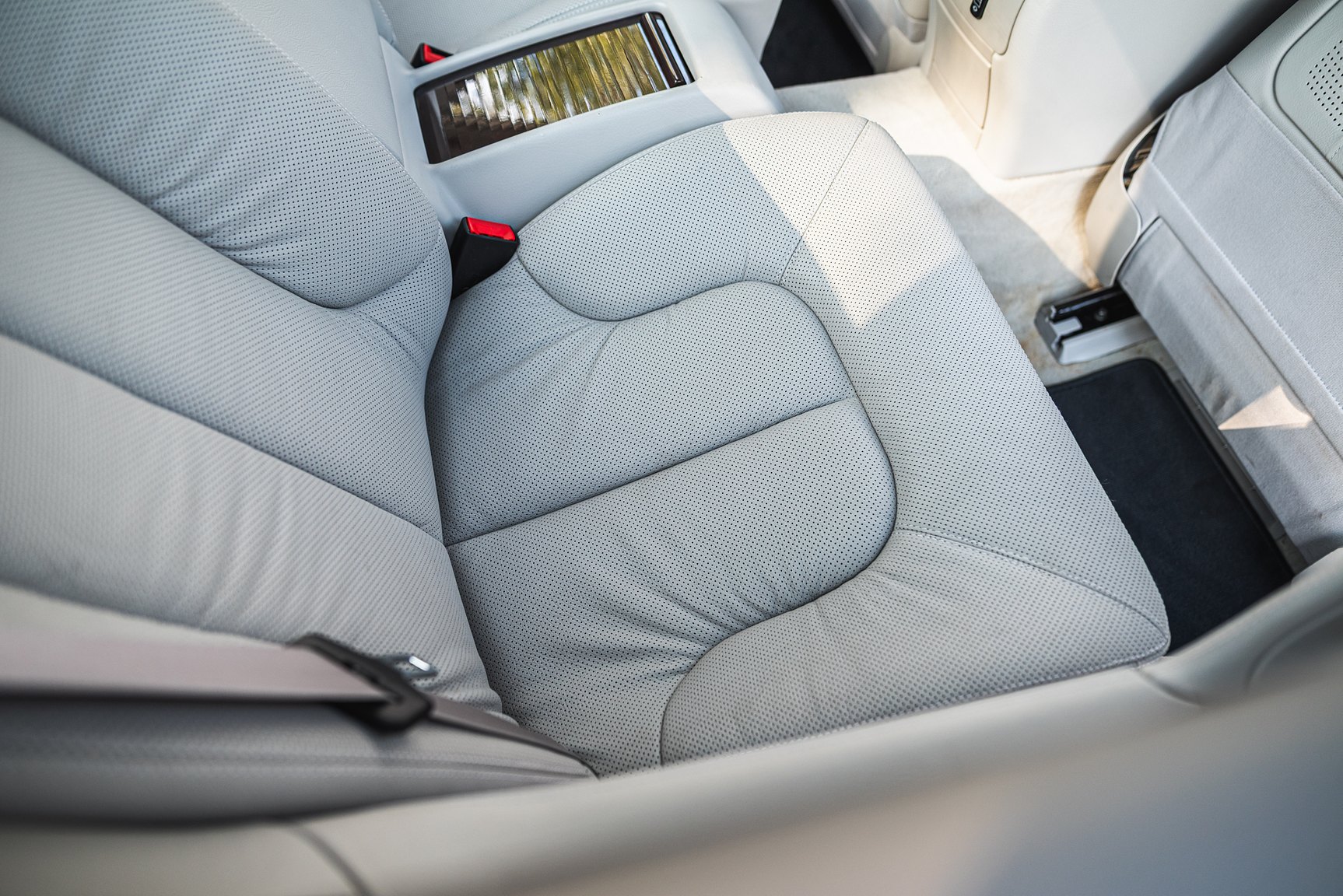 Interior image of 2000 Mercedes-Benz CL 500