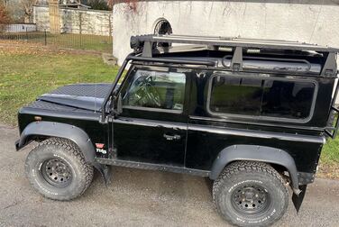 Exterior image of 2002 Land Rover Defender 90 2.5 Td5