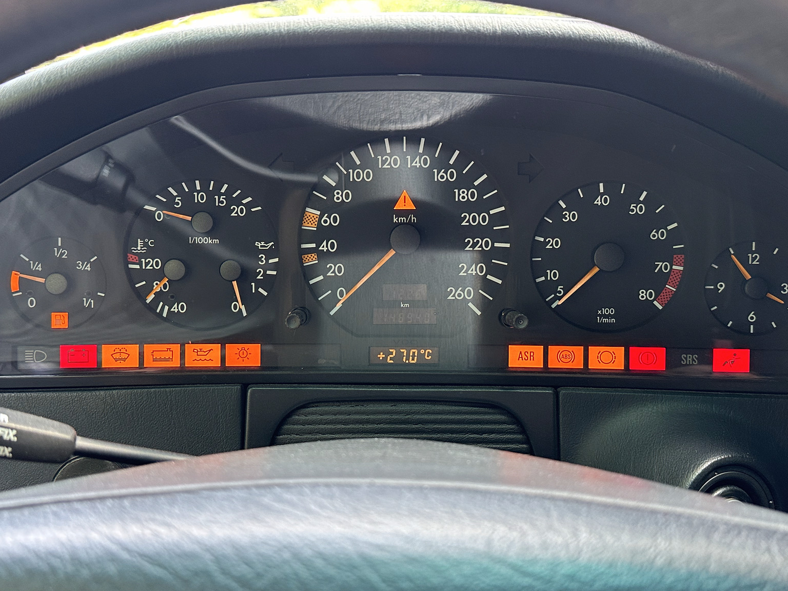 Innenraumfoto von 1992 Mercedes 300 SE (13)