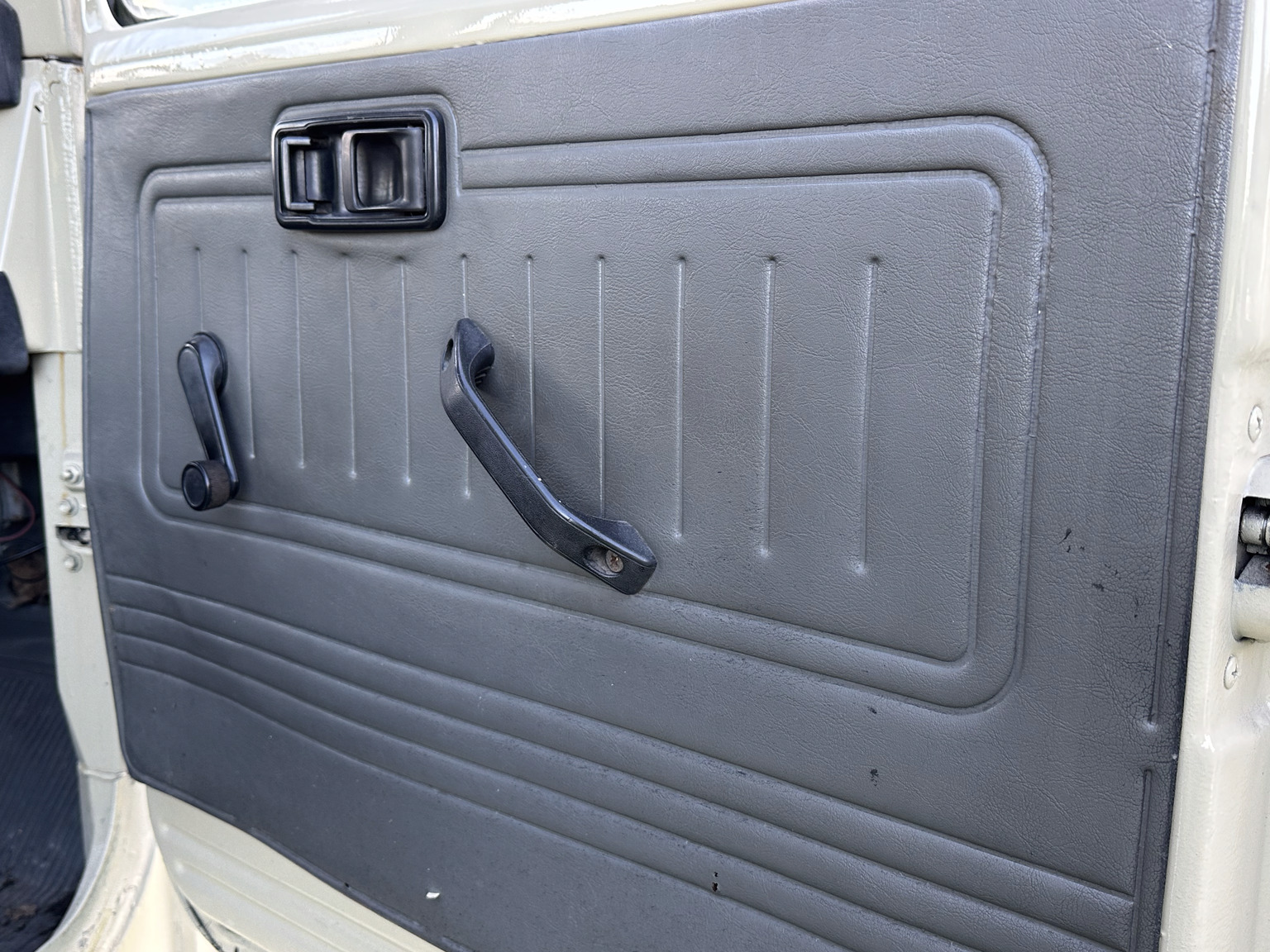 Interior image of 1985 Toyota Land Cruiser BJ 42