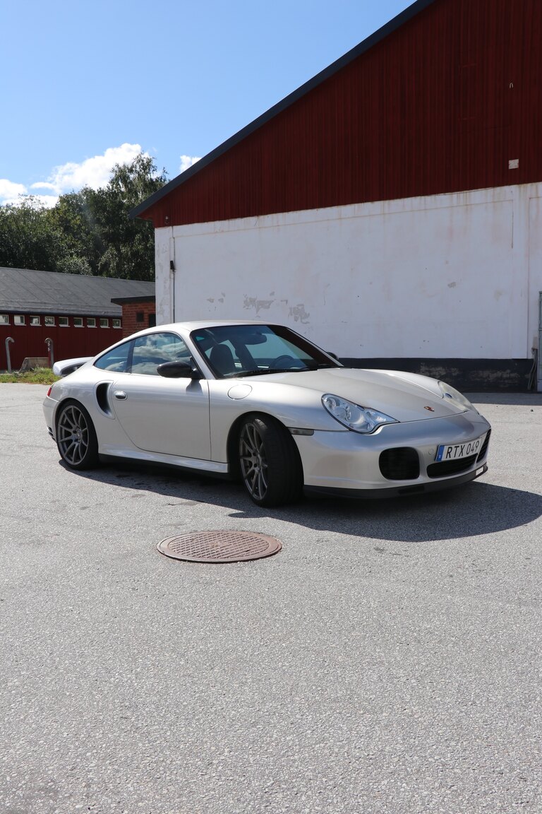 Exteriörbild på 2001 Porsche 911 Turbo