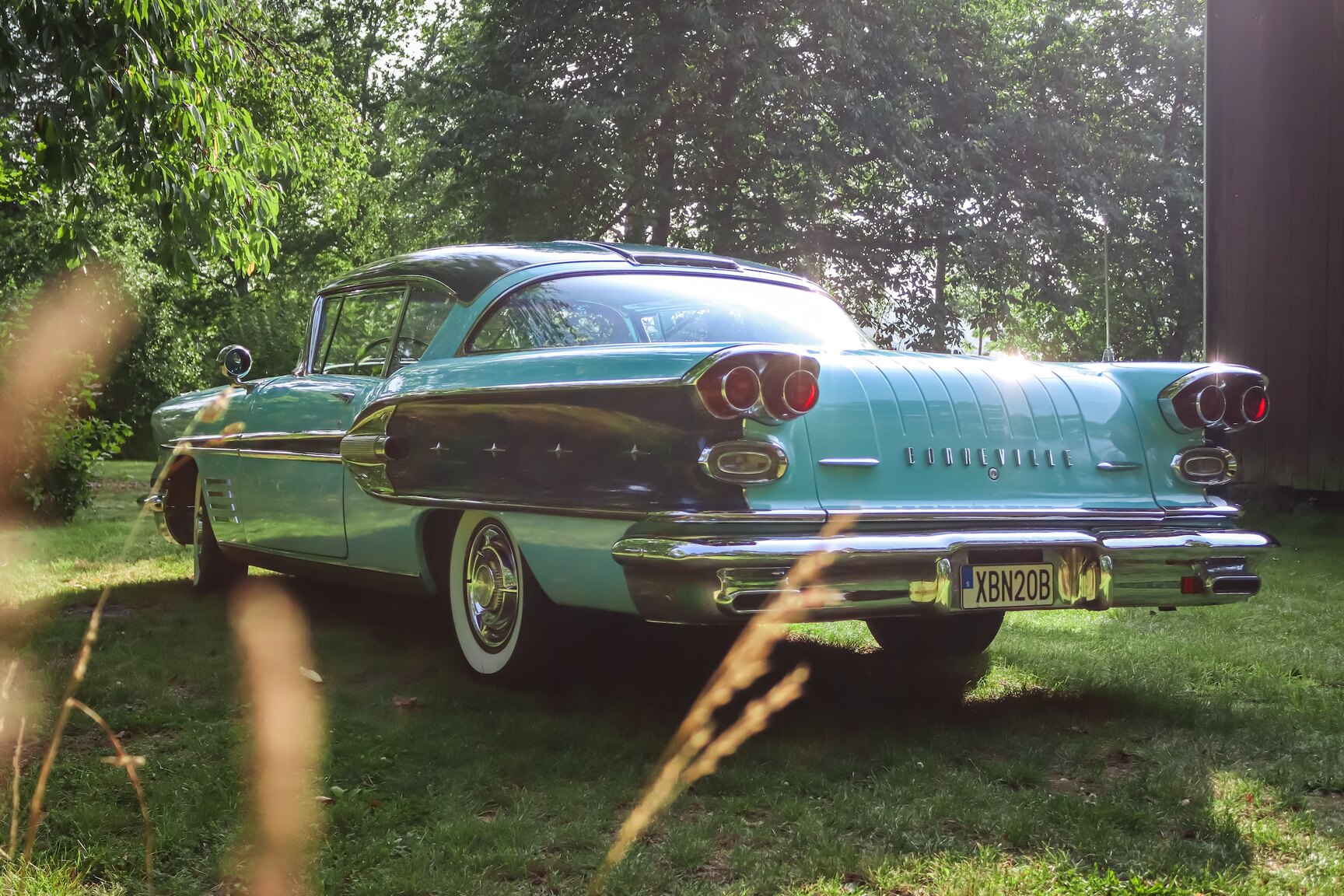 Exterior image of 1958 Pontiac Bonneville