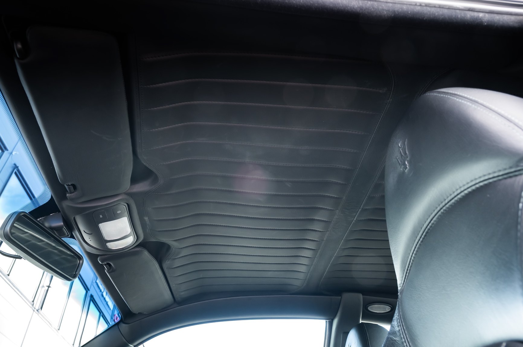 Interior image of 2004 Maserati Coupé 4.2 V8 Cambiocorsa