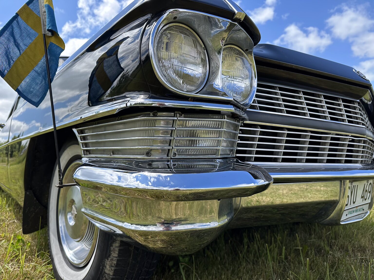 Exterior image of 1964 Cadillac Fleetwood Seventy-Five Limousine (15)