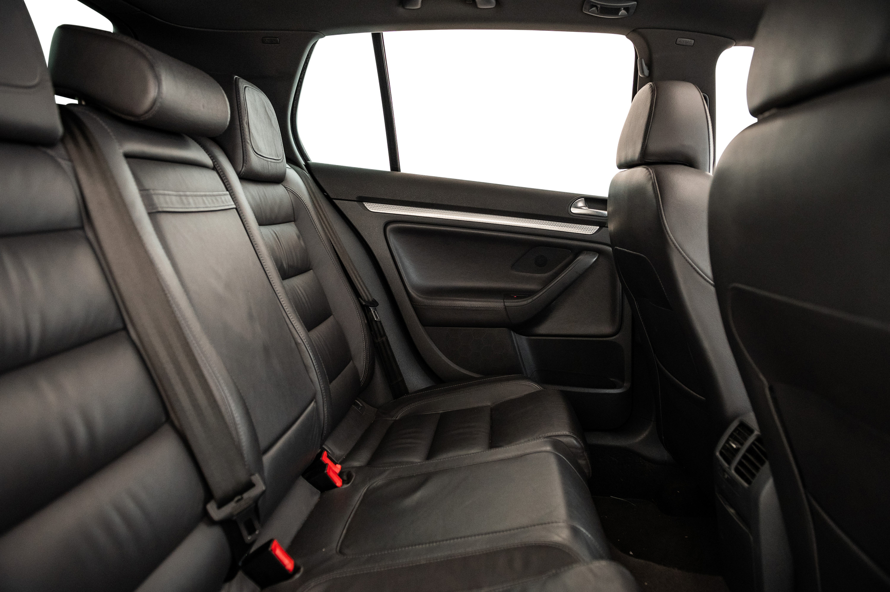 Innenraumfoto von 2006 Volkswagen Golf R32