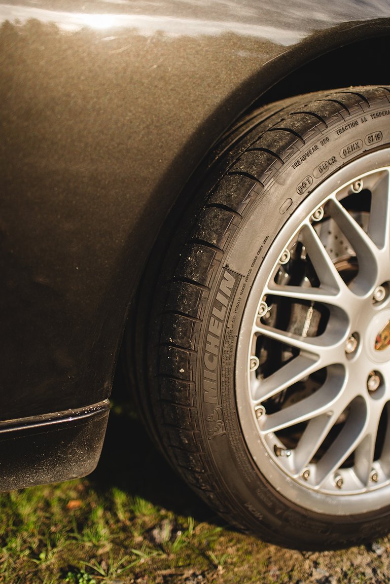 Exterior image of 1998 Porsche 996 Carrera 