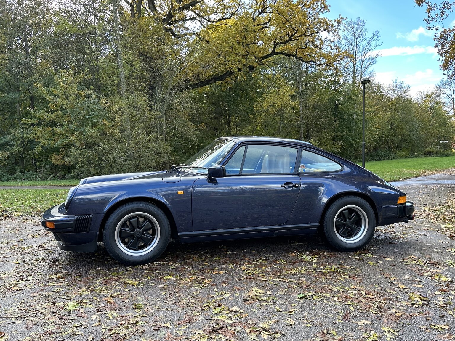 Exterior image of 1986 Porsche 911 Carrera 3.2
