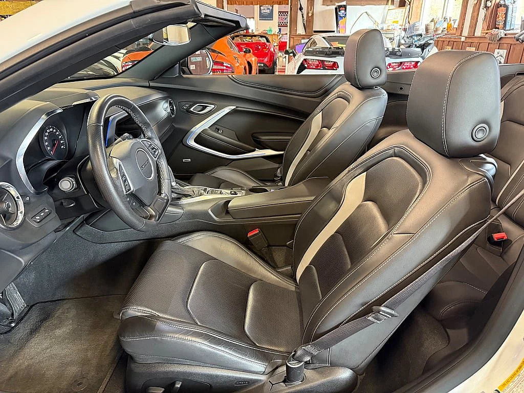 Bild von 2018 Chevrolet Camaro (18)
