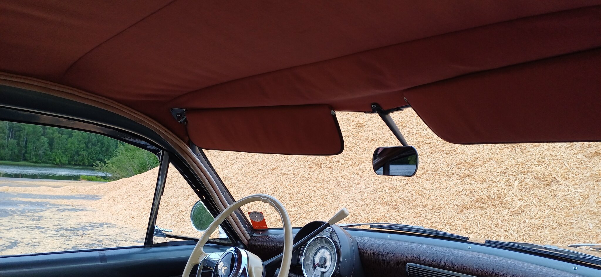 Interiörbild 1953 Kaiser Deluxe Club 2-door