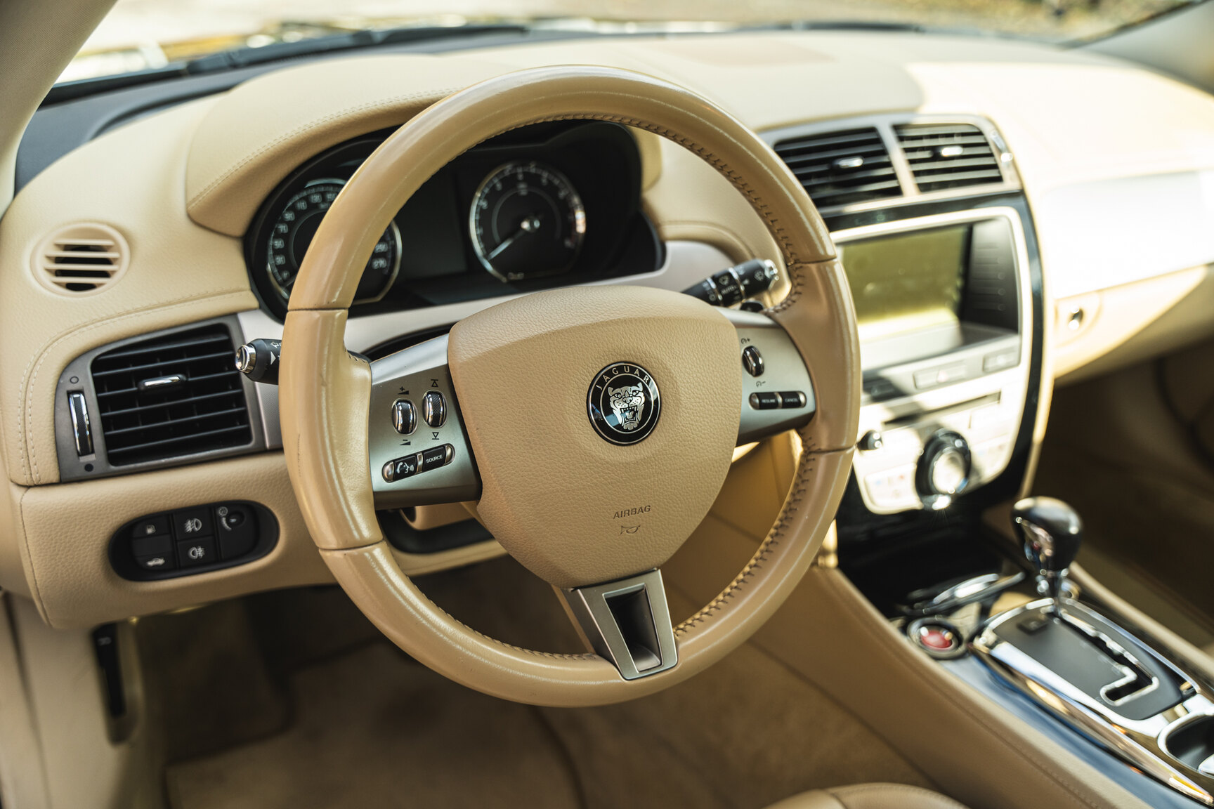 Innenraumfoto von 2009 Jaguar XK