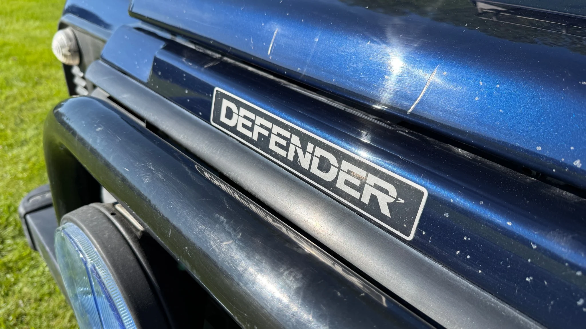 Exteriörbild på 2002 Land Rover Defender 110 Kombi Td5 (11)