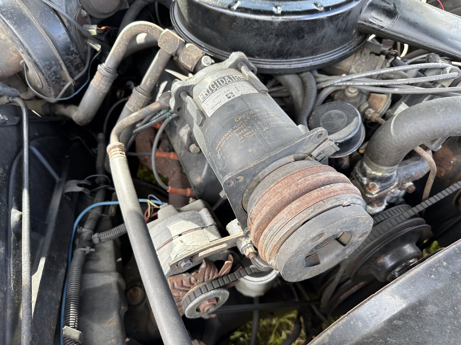 Image of 1964 Cadillac Fleetwood Seventy-Five Limousine mechanics (3)