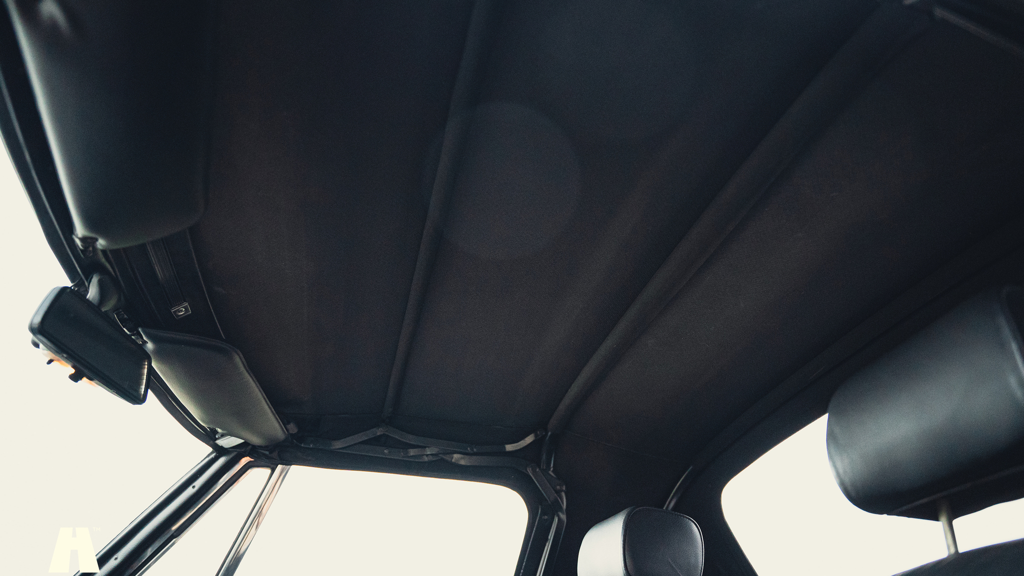 Interior image of 1980 Alfa Romeo 2000 Spider