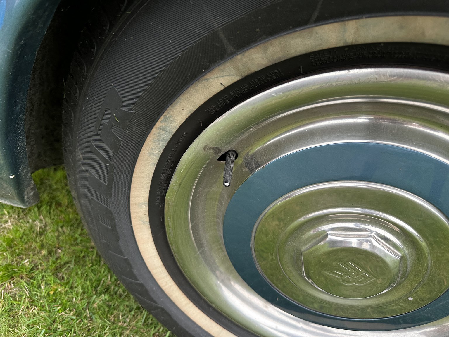 Exteriörbild på 1972 Rolls-Royce Silver Shadow