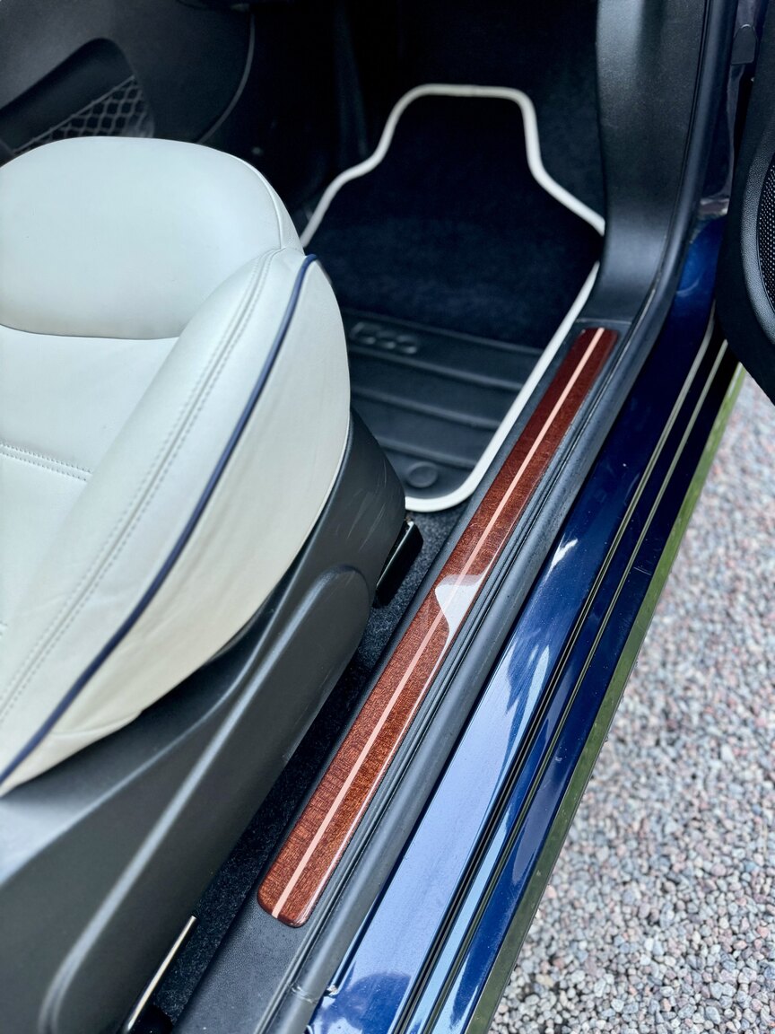 Innenraumfoto von 2017 Fiat 500 Riva