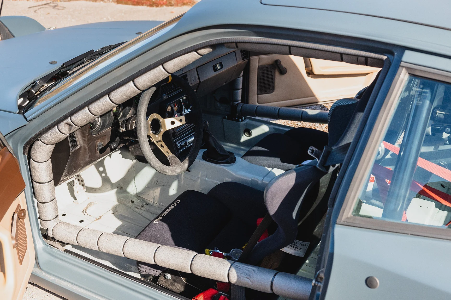 Innenraumfoto von 1982 Porsche 944 Trackday (18)
