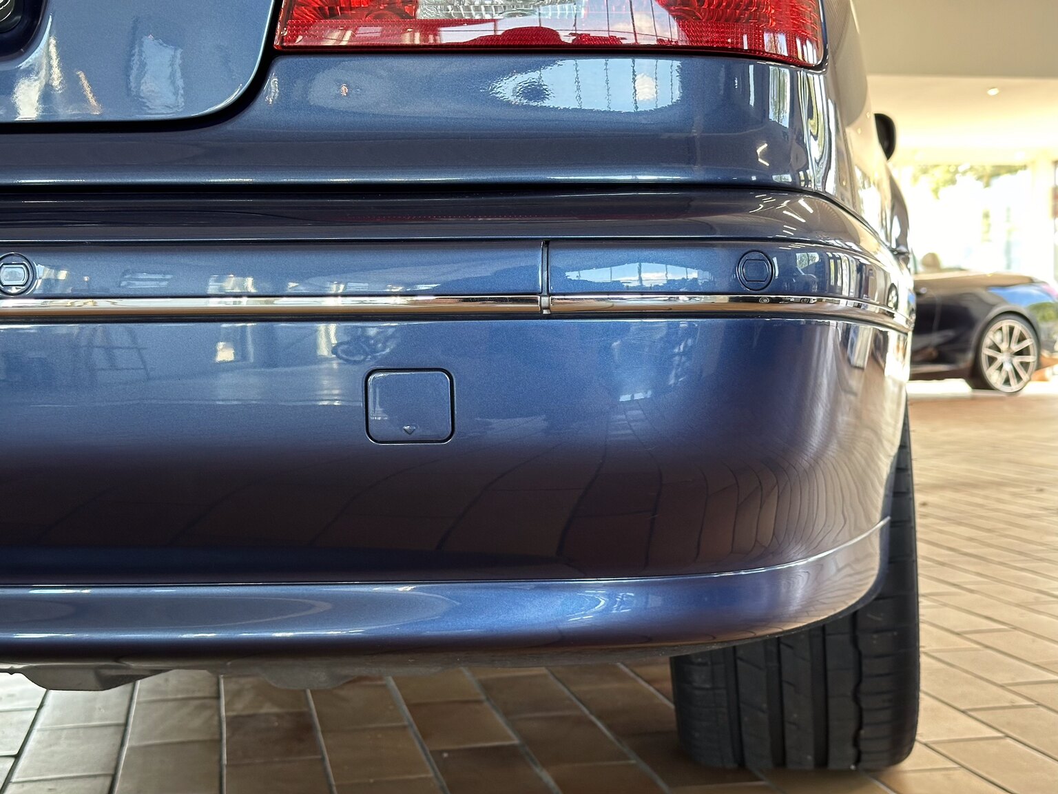 Exteriörbild på 2002 ALPINA B10 V8S