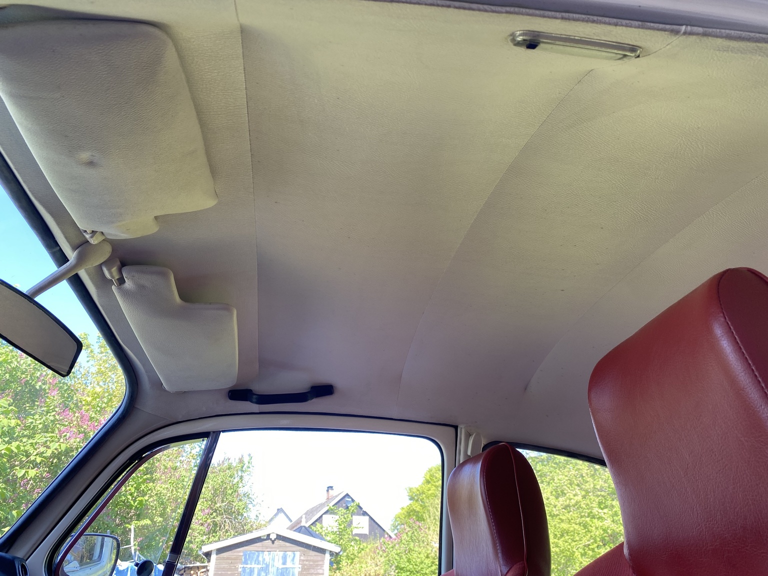 Interior image of 1974 Volkswagen Beetle 1303 S (20)