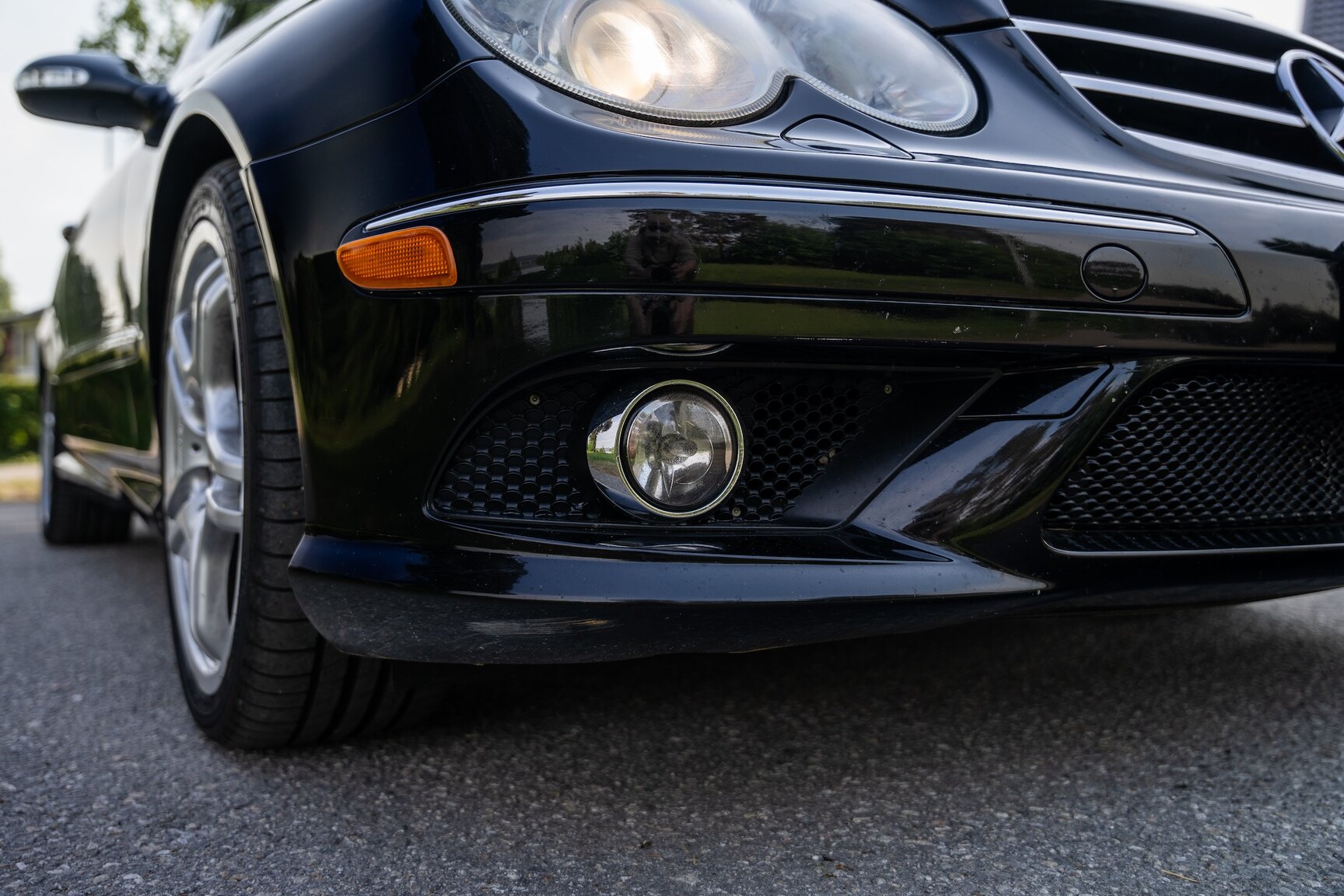 Exterior image of 2009 Mercedes-Benz CLK 550