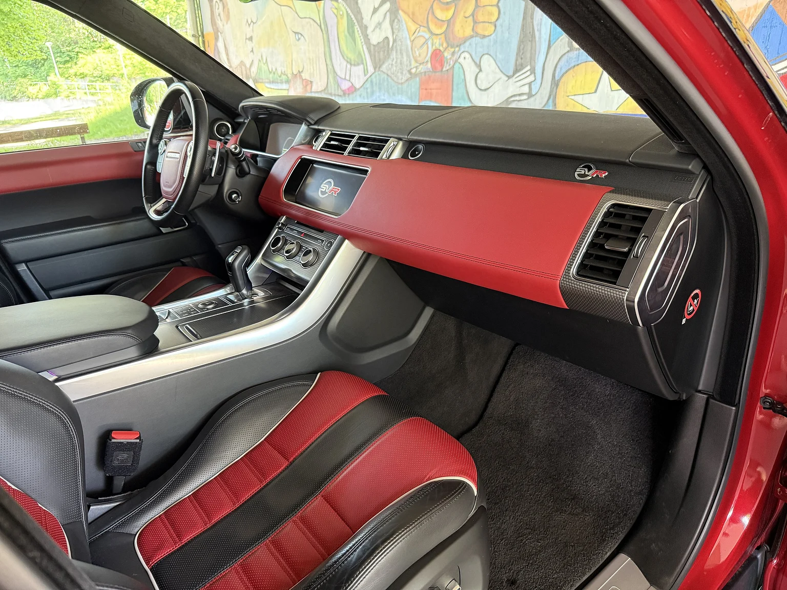 Interior image of 2017 Range Rover Sport SVR (79)
