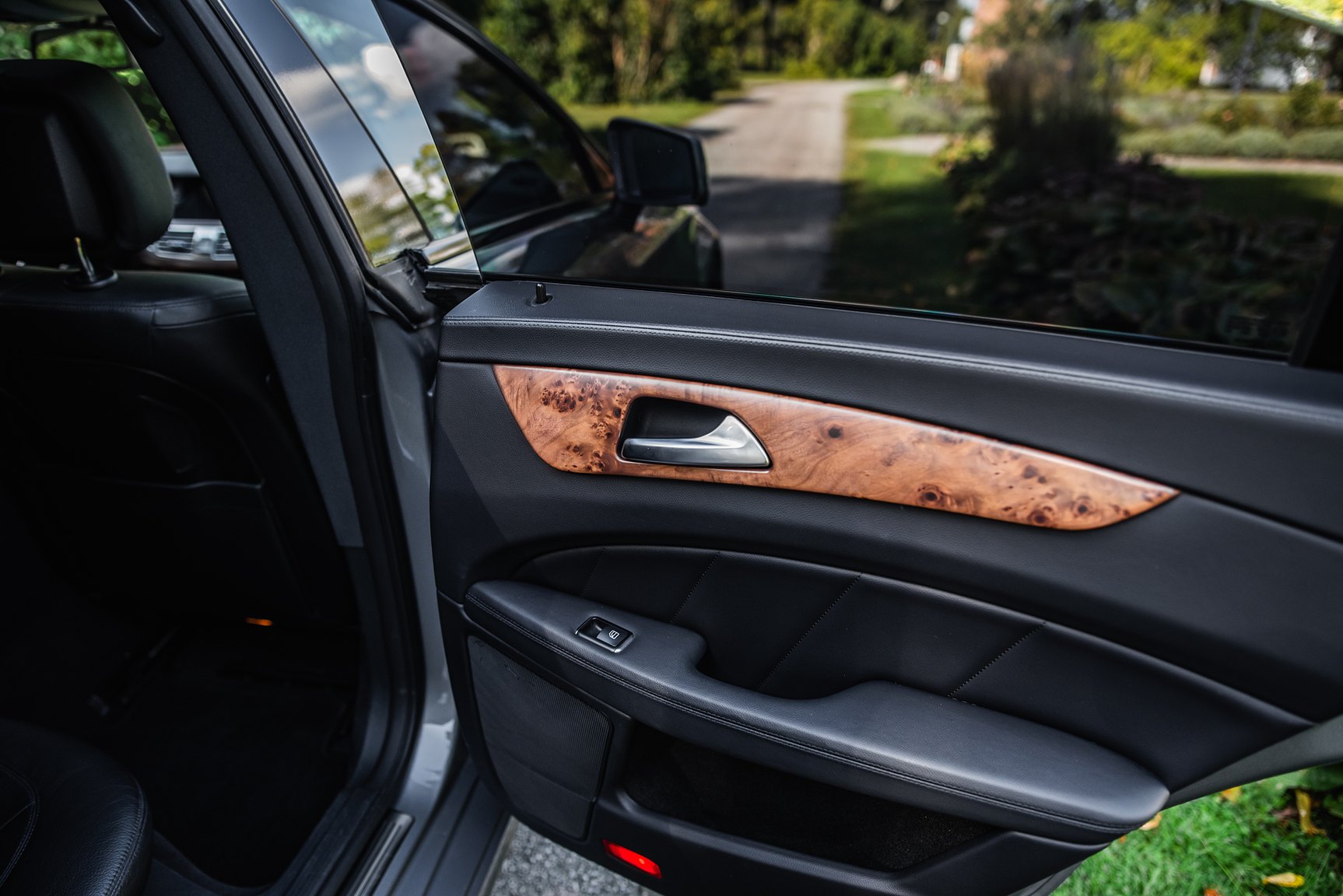 Interior image of 2011 Mercedes-Benz CLS 500