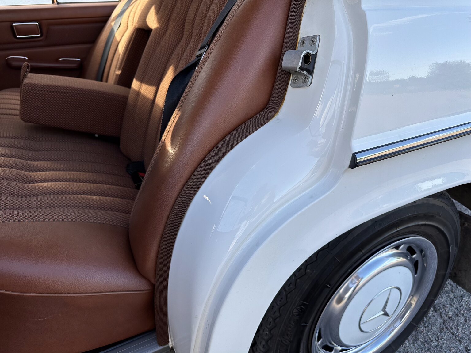 Interiörbild 1975 Mercedes Benz 200