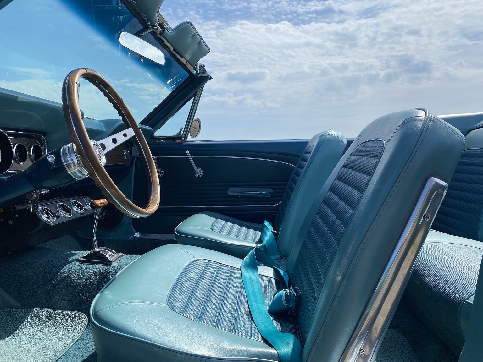 Interiörbild 1966 Ford Mustang 289 Cabriolet