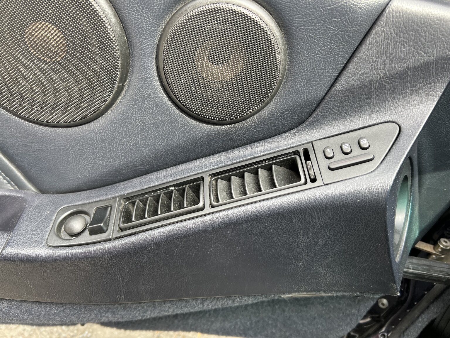 Interior image of 1993 Porsche 928 GTS