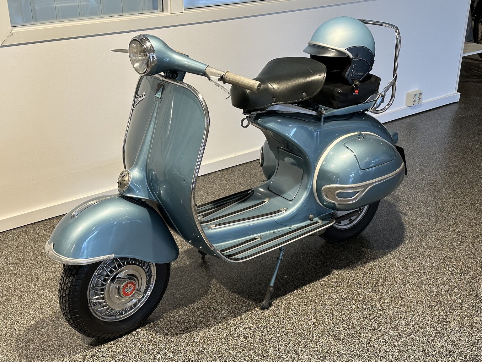 Exteriörbild på 1959 Vespa Piaggio 150cc Widebody