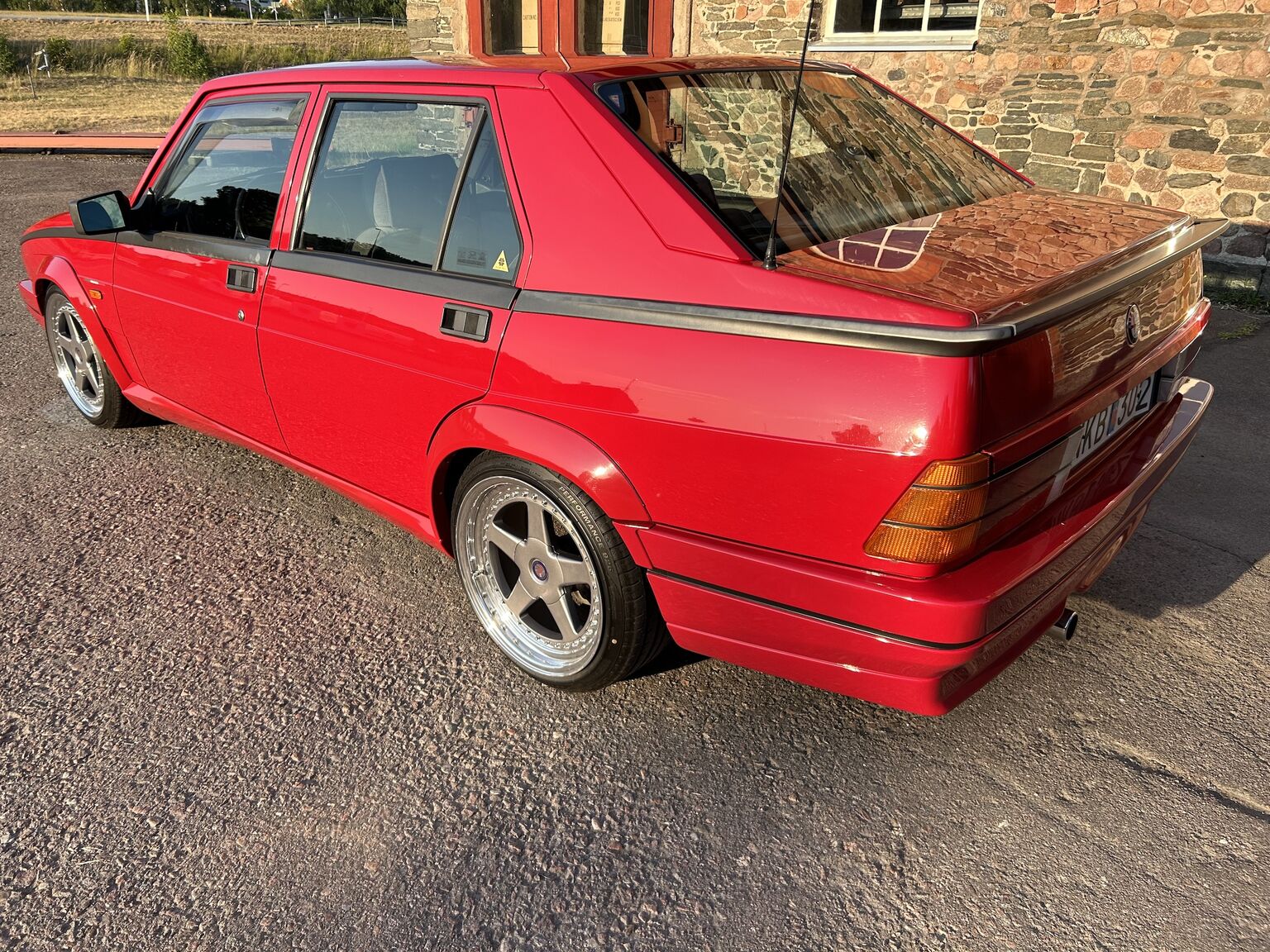 Aussenfoto 1988 Alfa Romeo 75 (45)