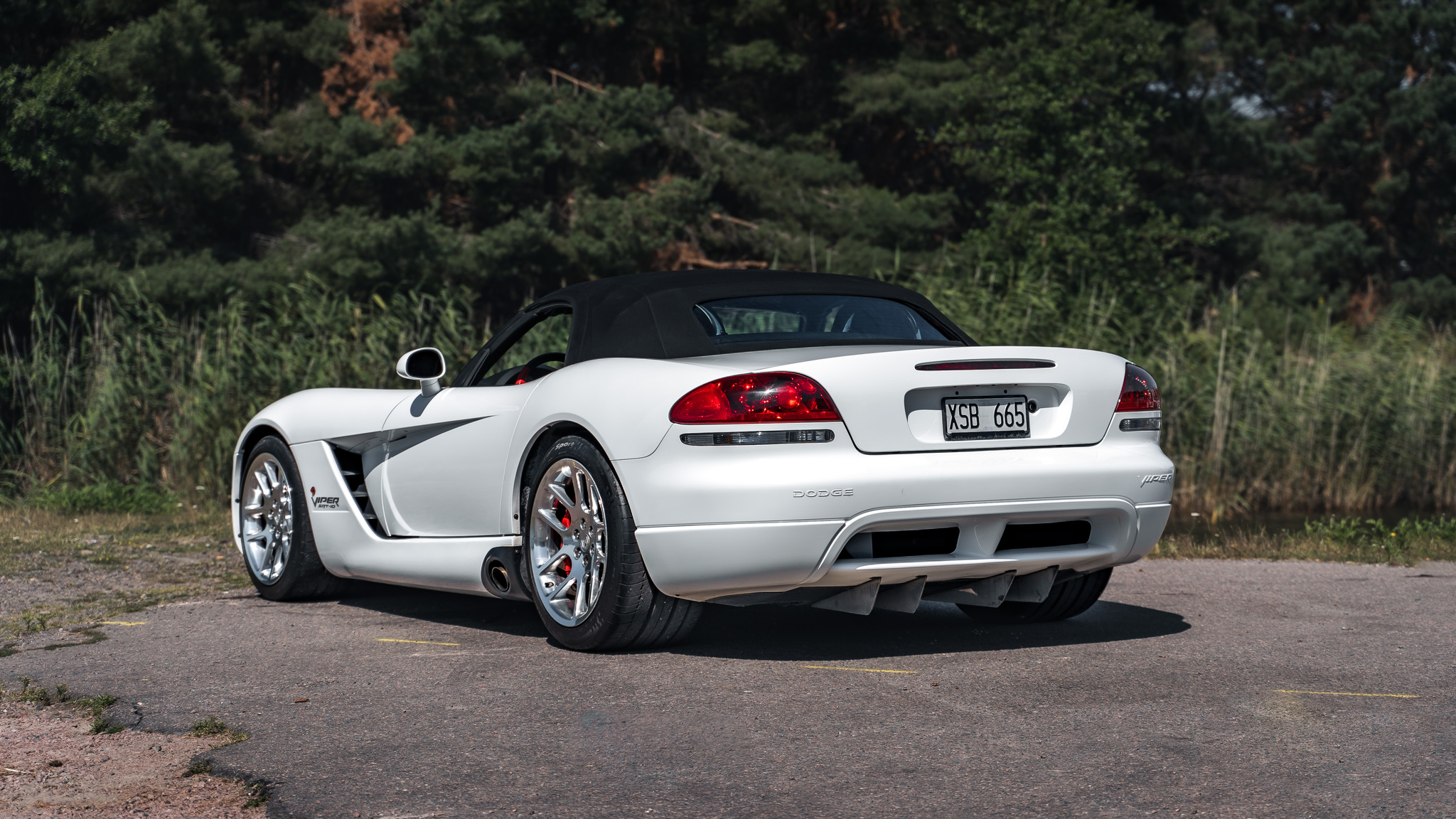 Exteriörbild på 2004 Dodge Viper Mamba Edition