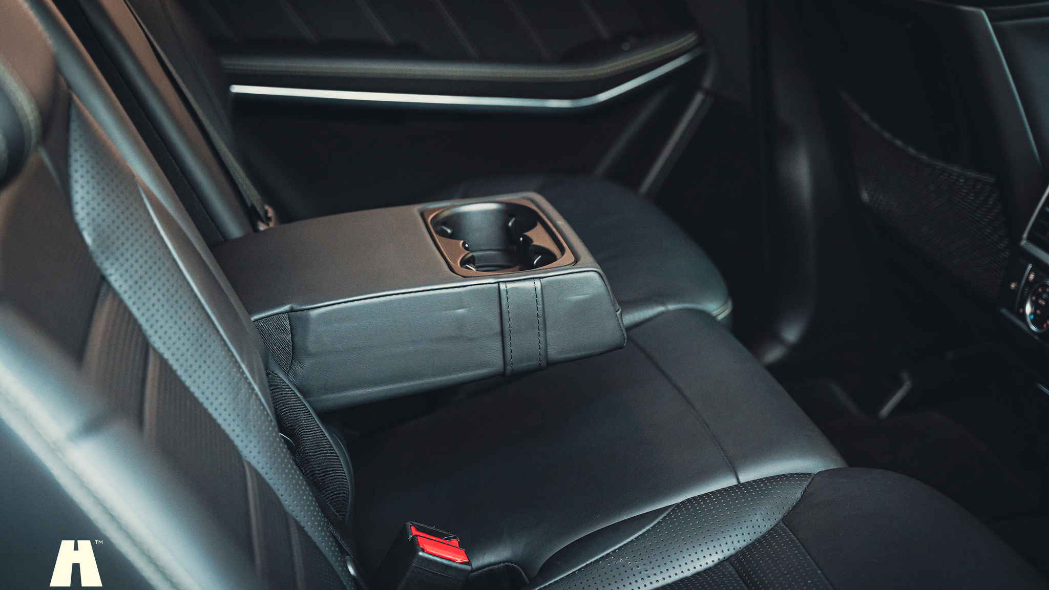 Innenraumfoto von 2017 Mercedes-Benz GLS 63 AMG (80)