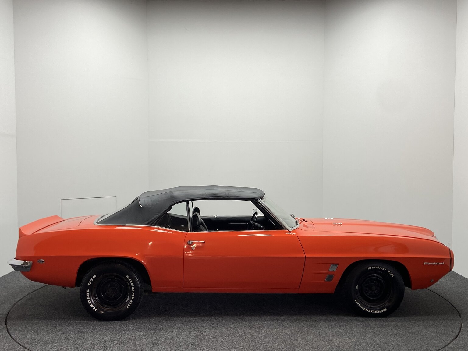Exteriörbild på 1969 Pontiac Firebird