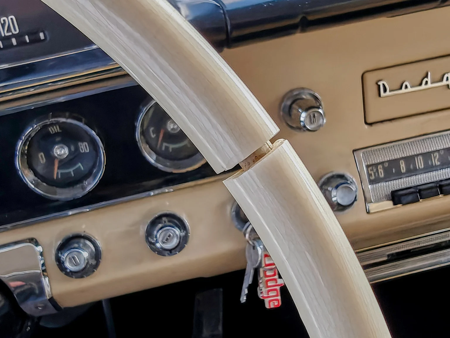 Interiörbild 1957 Dodge Royal (40)