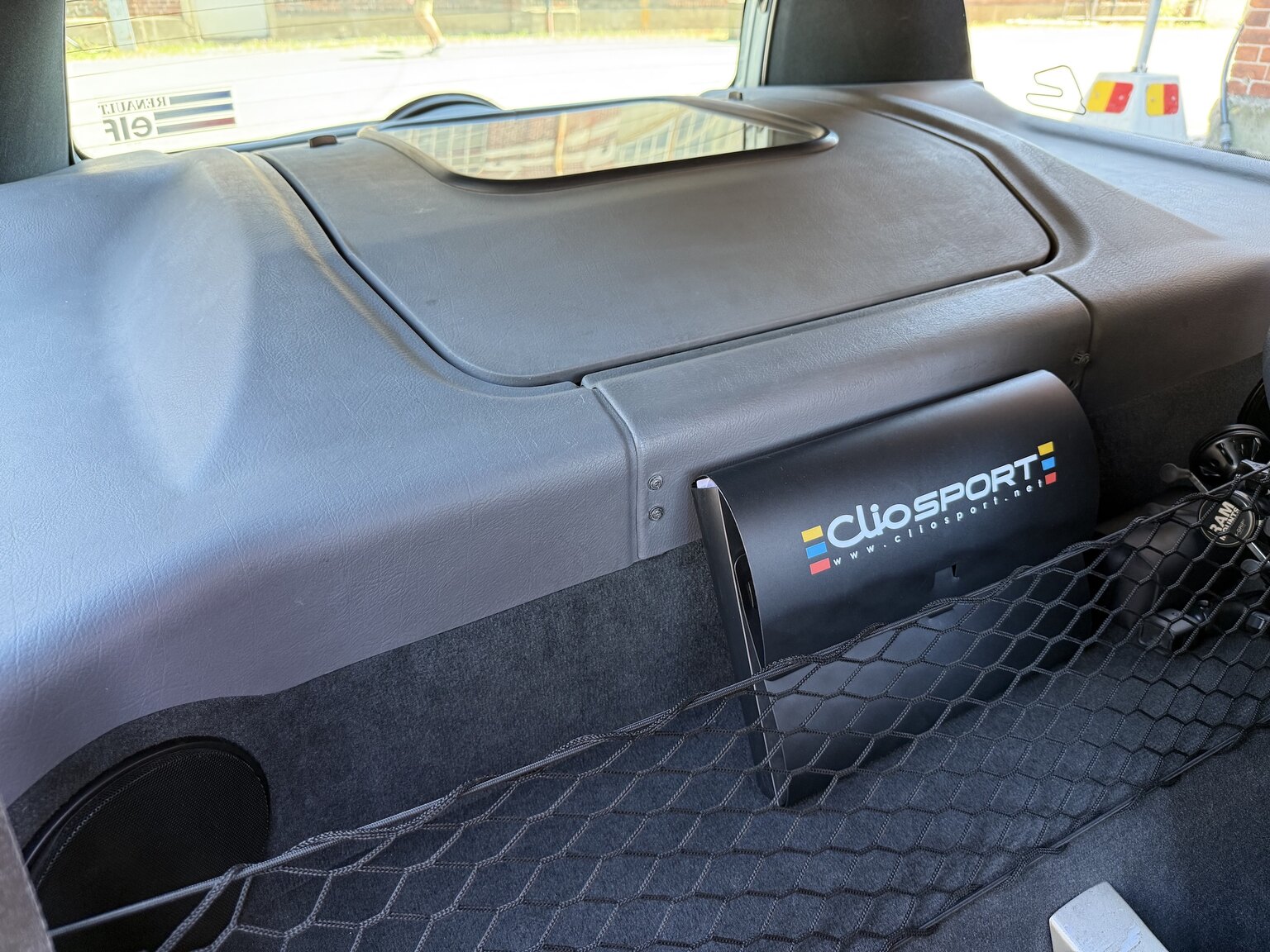 Interiörbild 2002 Renault Clio Sport V6