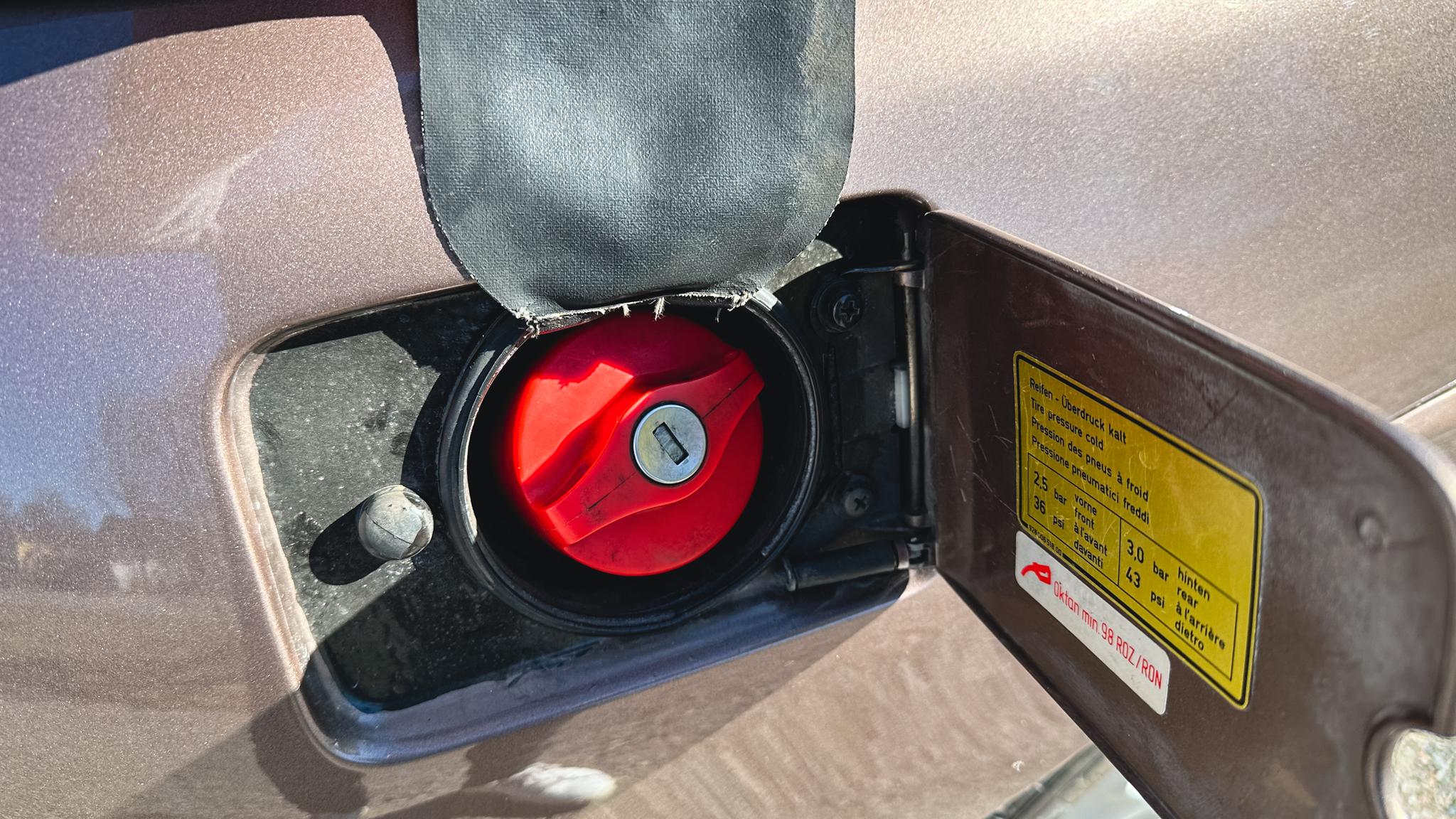 Exteriörbild på 1983 Porsche 928 S (26)