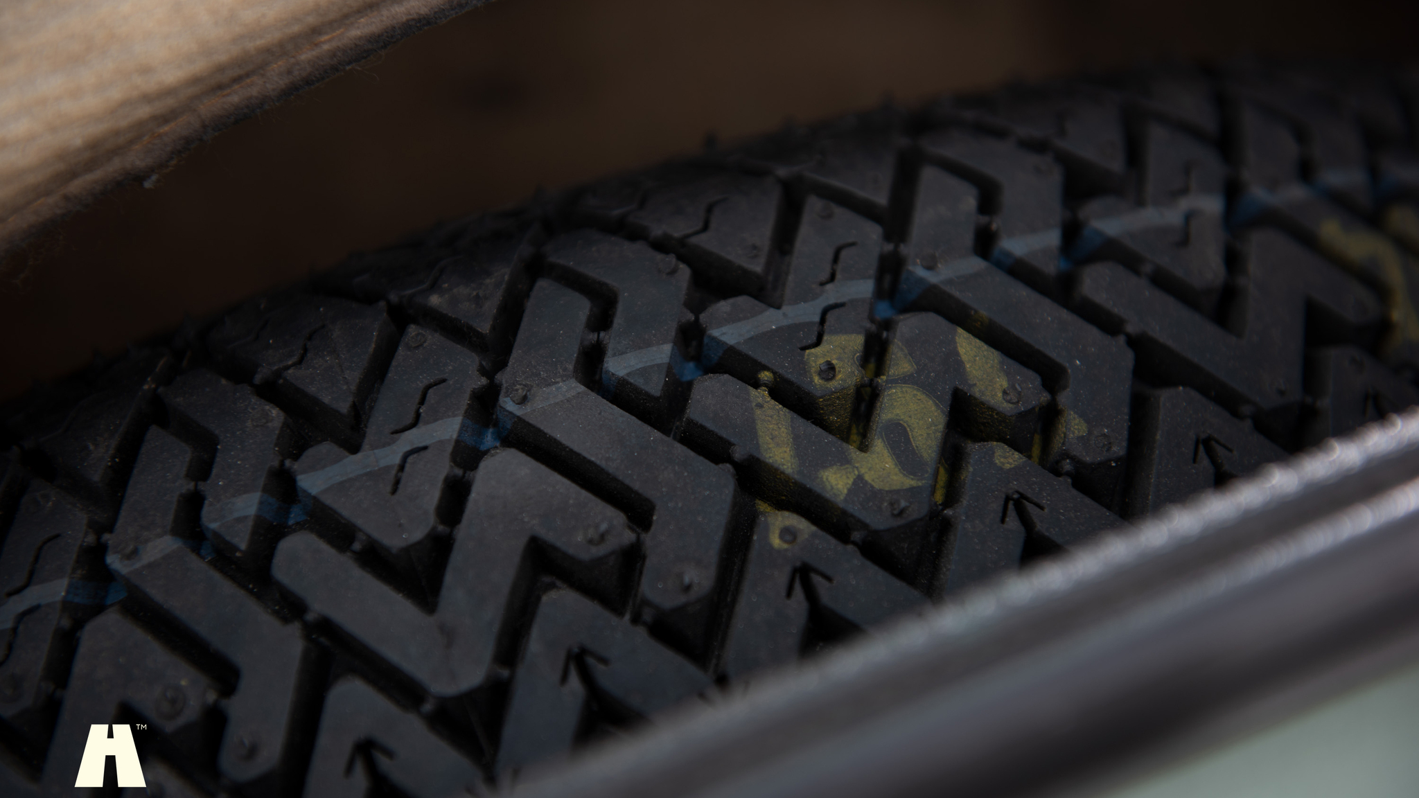 Interior image of 1981 Porsche 924 (40)