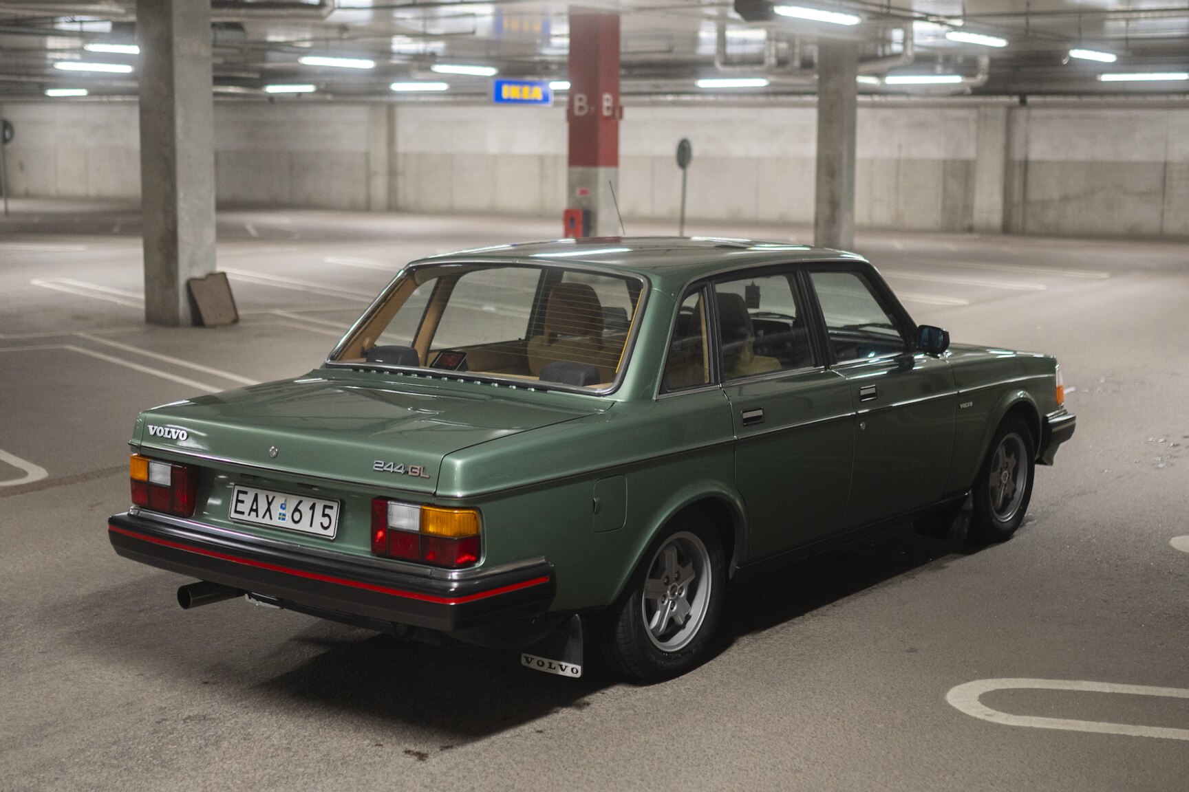 Exterior image of 1981 Volvo 244