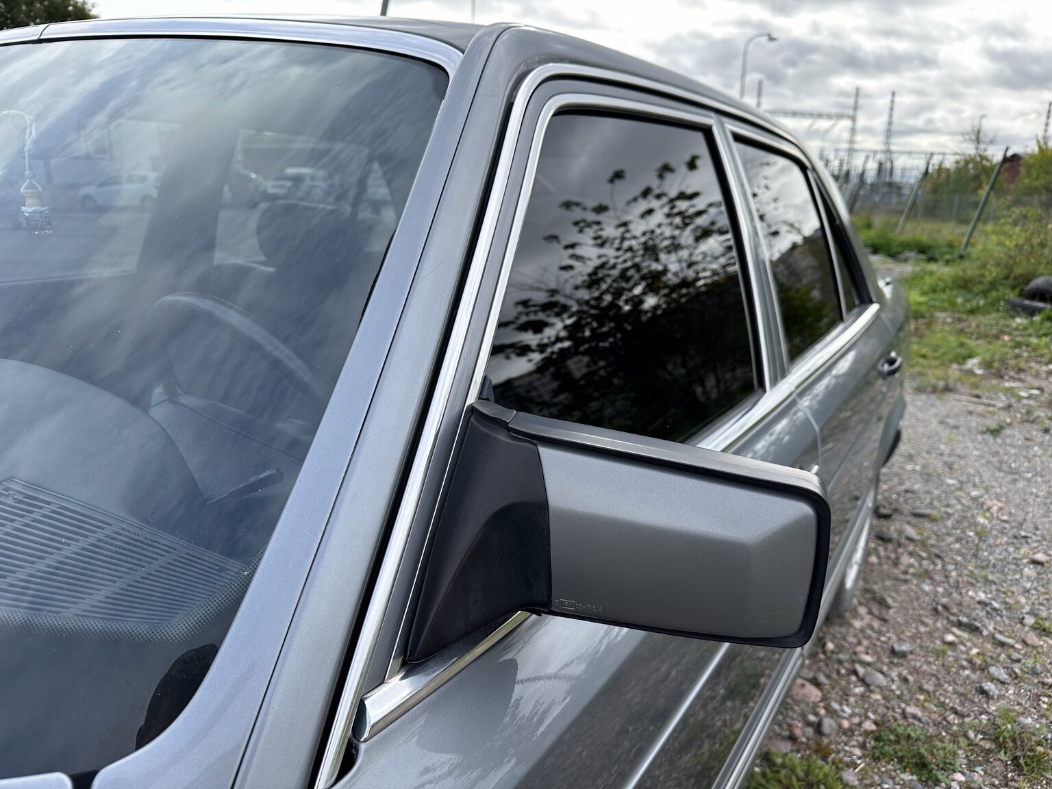 Aussenfoto 1987 Mercedes 300 SE